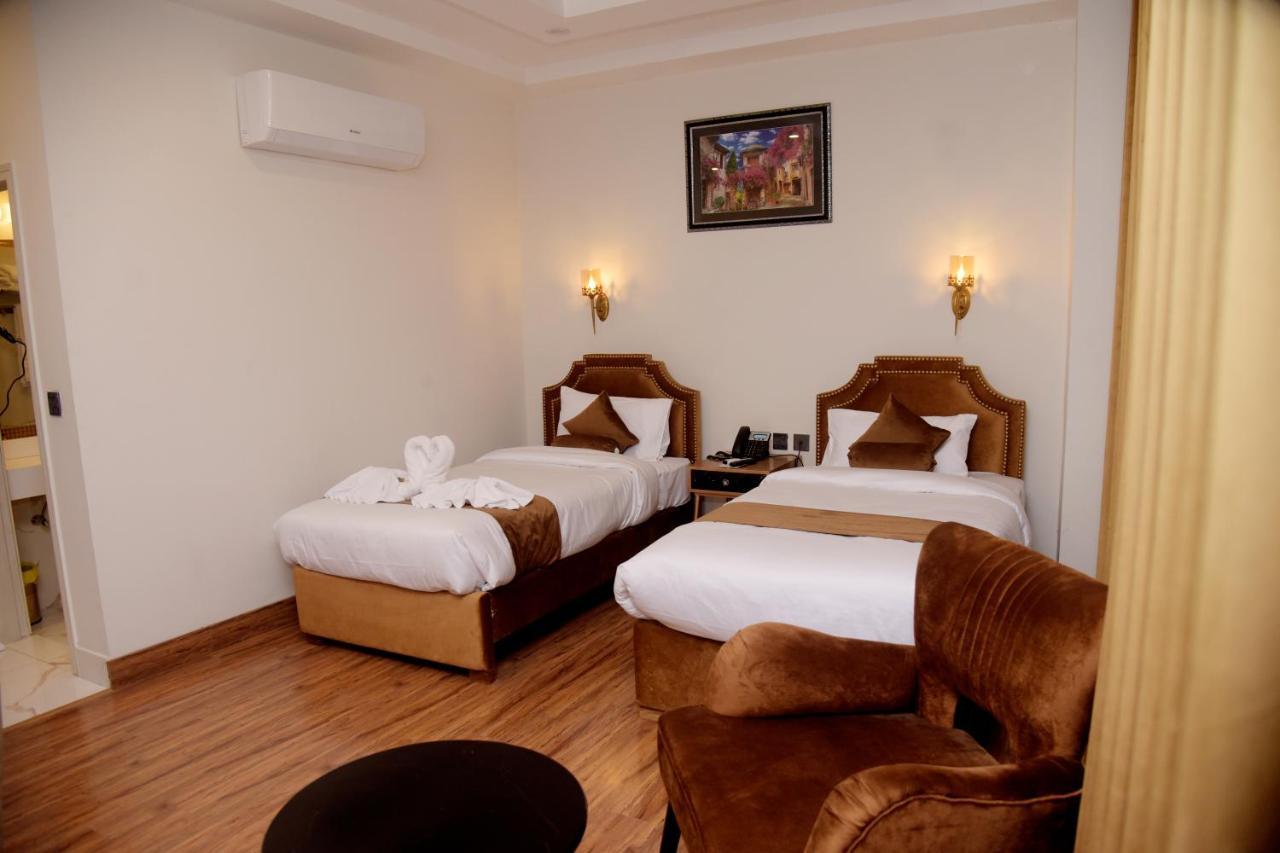 The Rich Hotel & Apartments Лахор Экстерьер фото